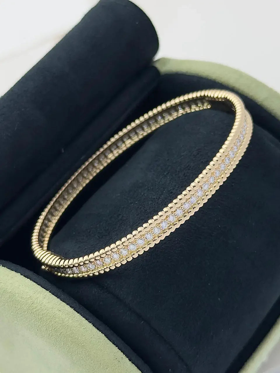 Van Cleef And Arpels Perlee Diamonds Bracelet Size 17