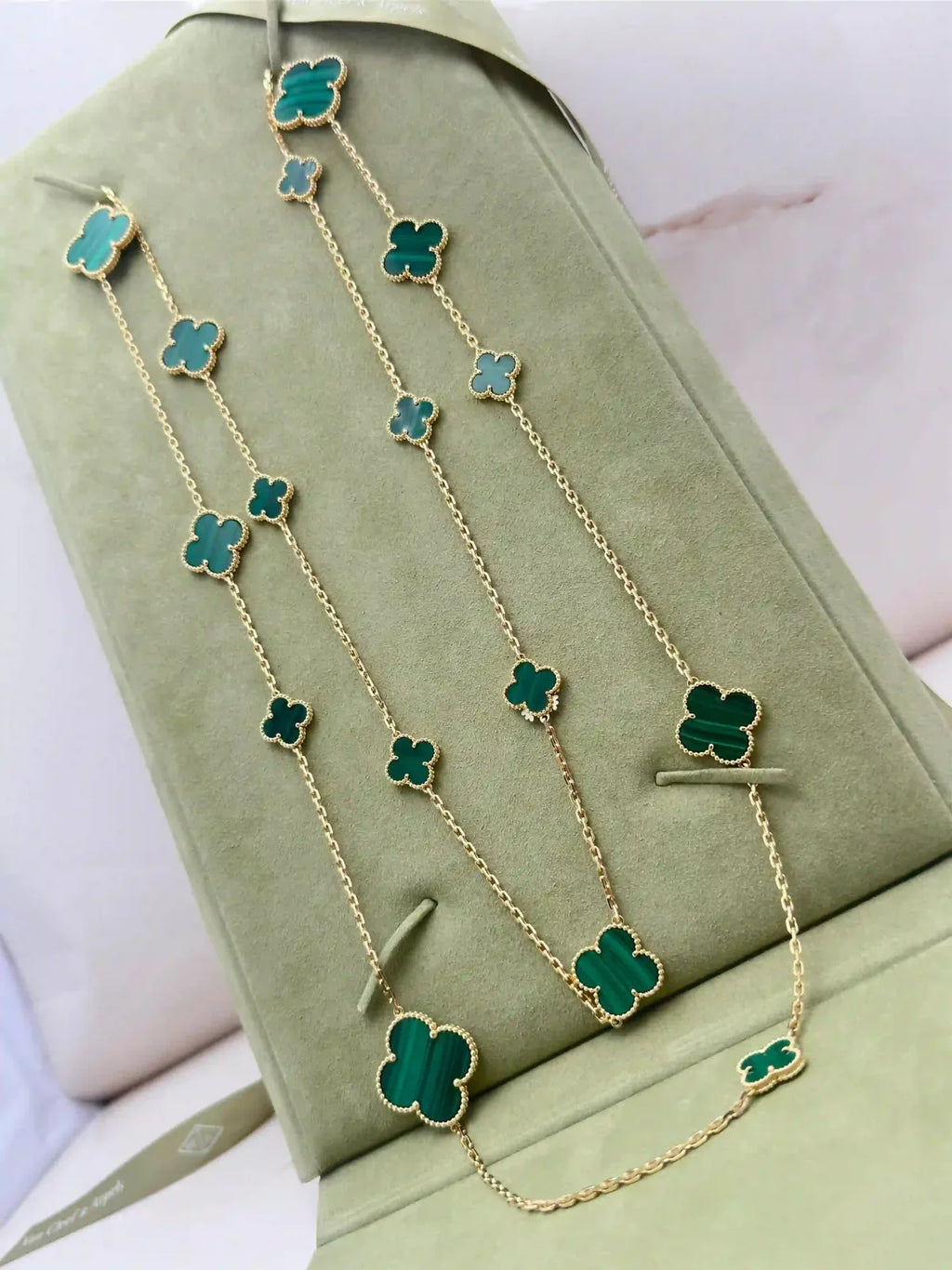 Van Cleef And Arpels Alhambra Long Necklace 16 Motifs Malachite