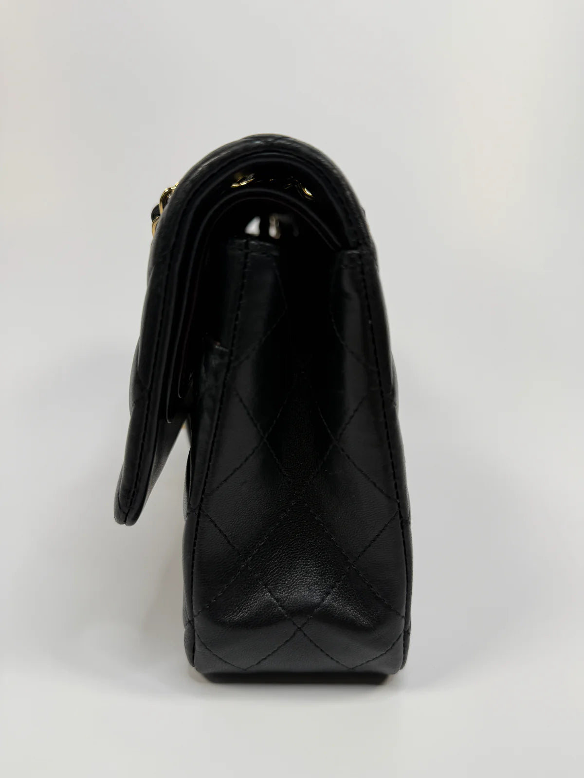 CHANEL MEDIUM CLASSIC DOUBLE FLAP BLACK LAMBSKIN WITH GOLD HARDWARE