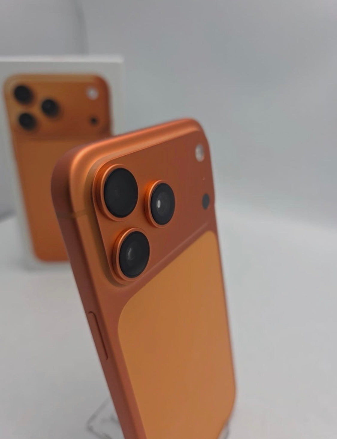 iPhone 17 Pro Max Cosmic Orange 256GB