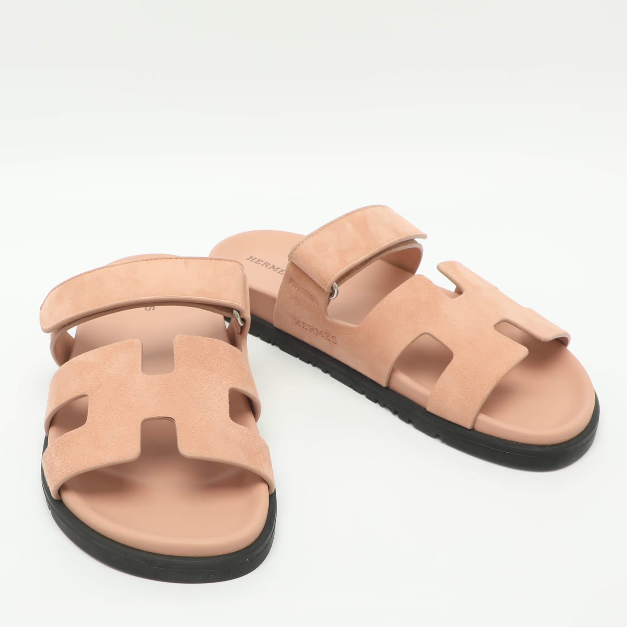 Hermès Chypre Size 39 Pink Suede Flat Sandals