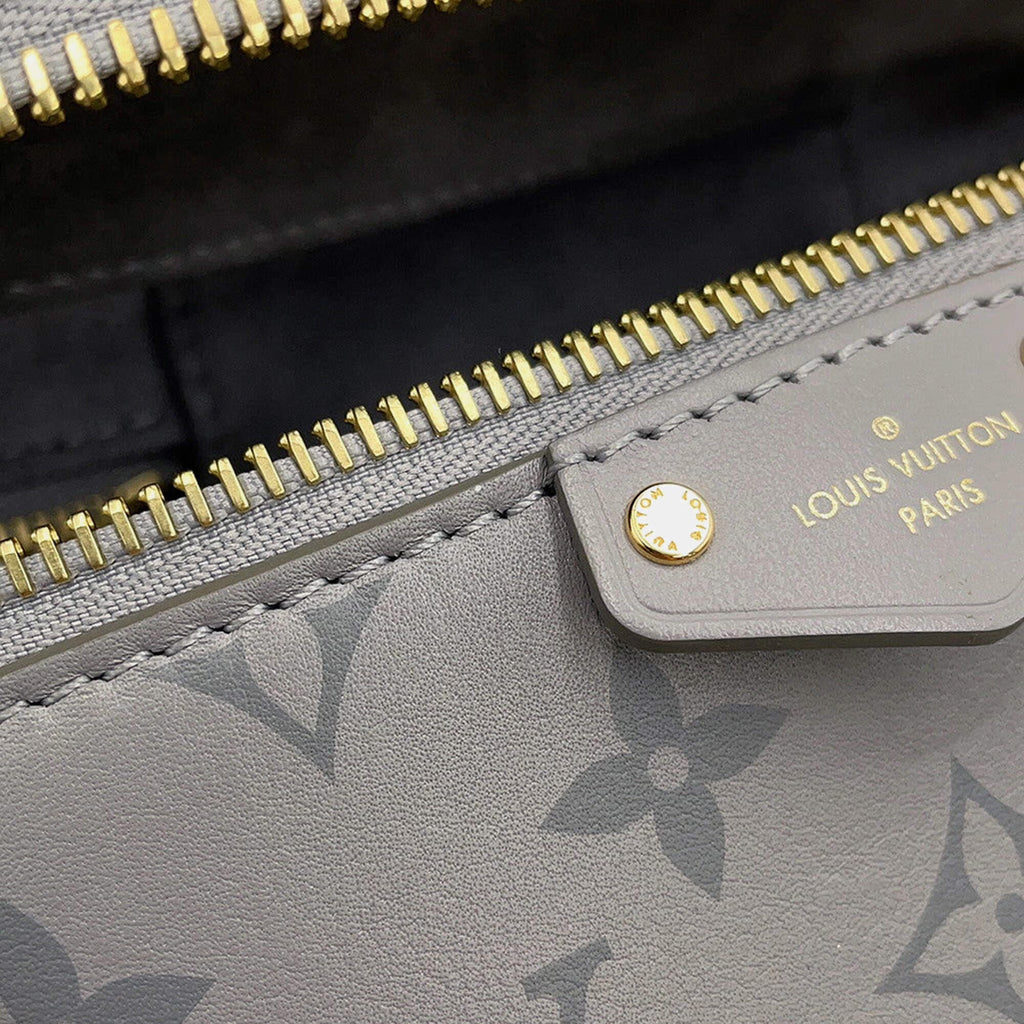 Louis Vuitton Vanity Chain Pouch Trianon Grey Calf Leather