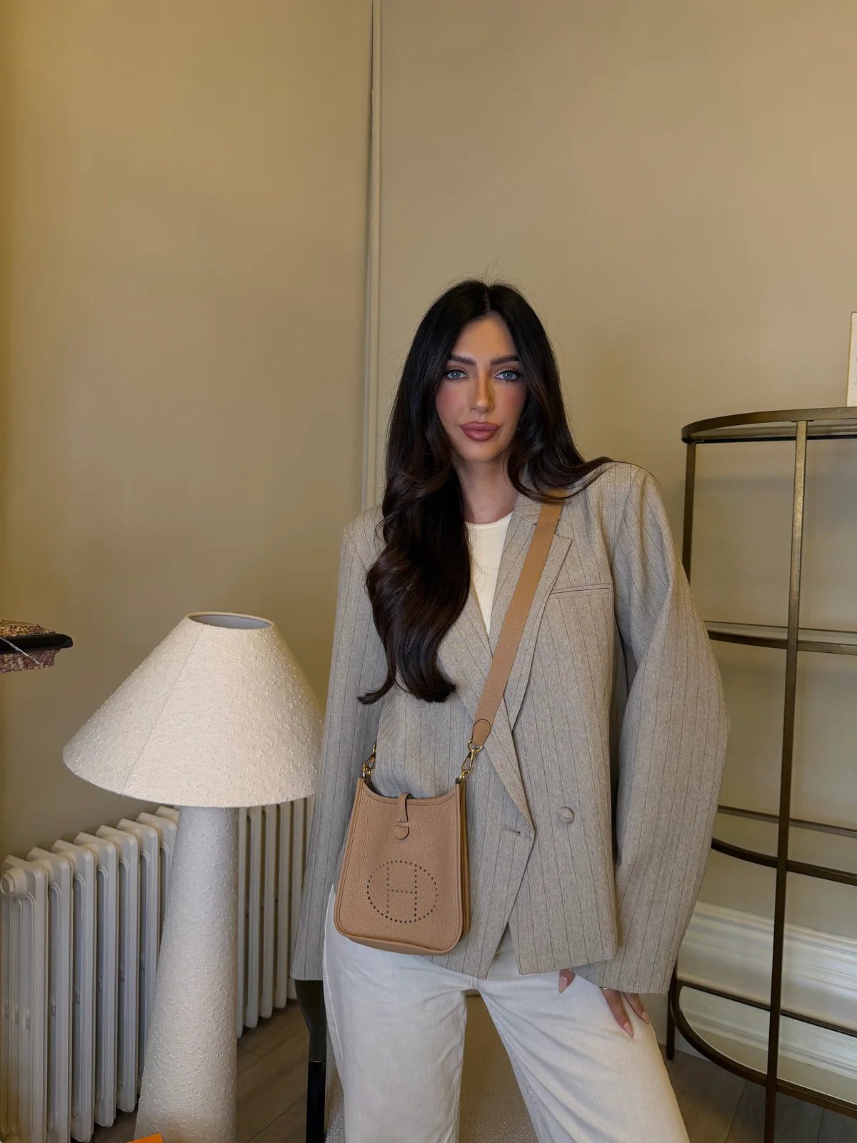 HERMÈS EVELYNE TPM IN CHAI CLEMENCE LEATHER WITH GOLD HARDWARE