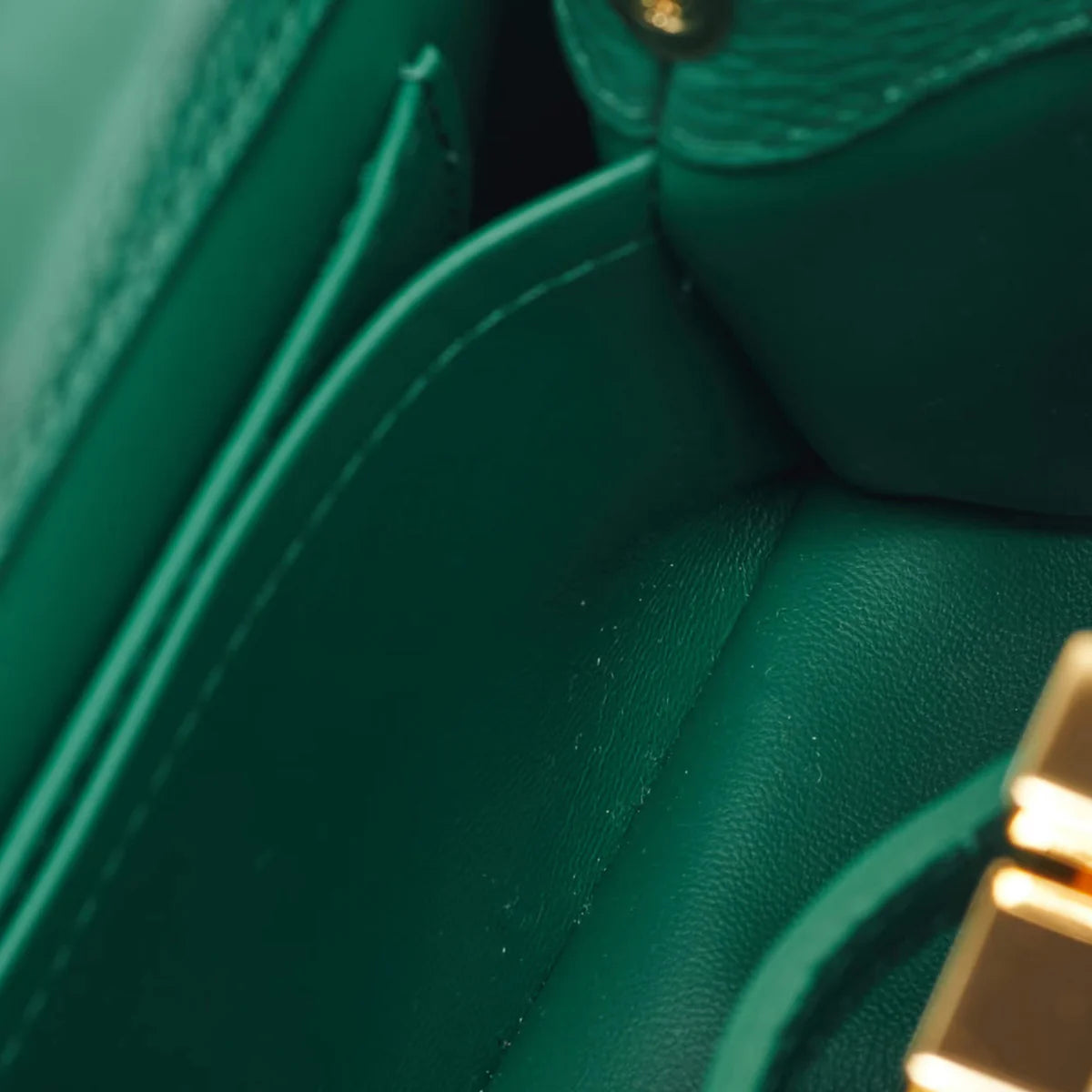 Louis Vuitton Capucines Mini Emeraude Taurillon Leather and Ostrich Top Handle Bag