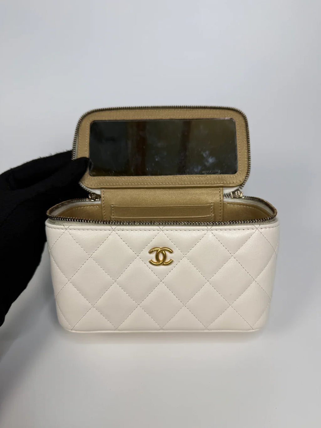 CHANEL QUILTED PEARL CRUSH MINI VANITY IN WHITE LAMBSKIN LEATHER WITH AGED GOLD HARDWARE