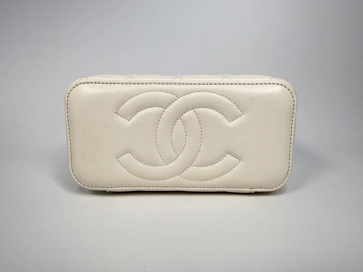 CHANEL QUILTED PEARL CRUSH MINI VANITY IN WHITE LAMBSKIN LEATHER WITH AGED GOLD HARDWARE