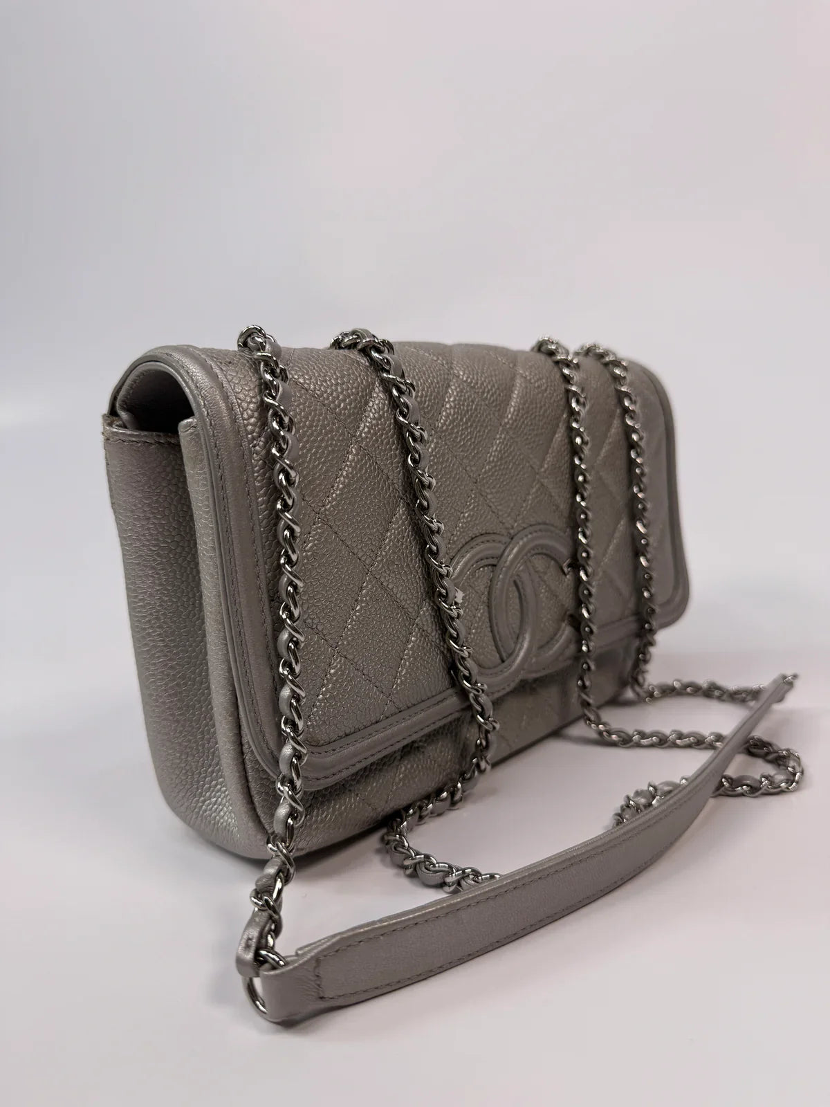 CHANEL CC FILIGREE WALLET ON CHAIN IN METALLIC SILVER